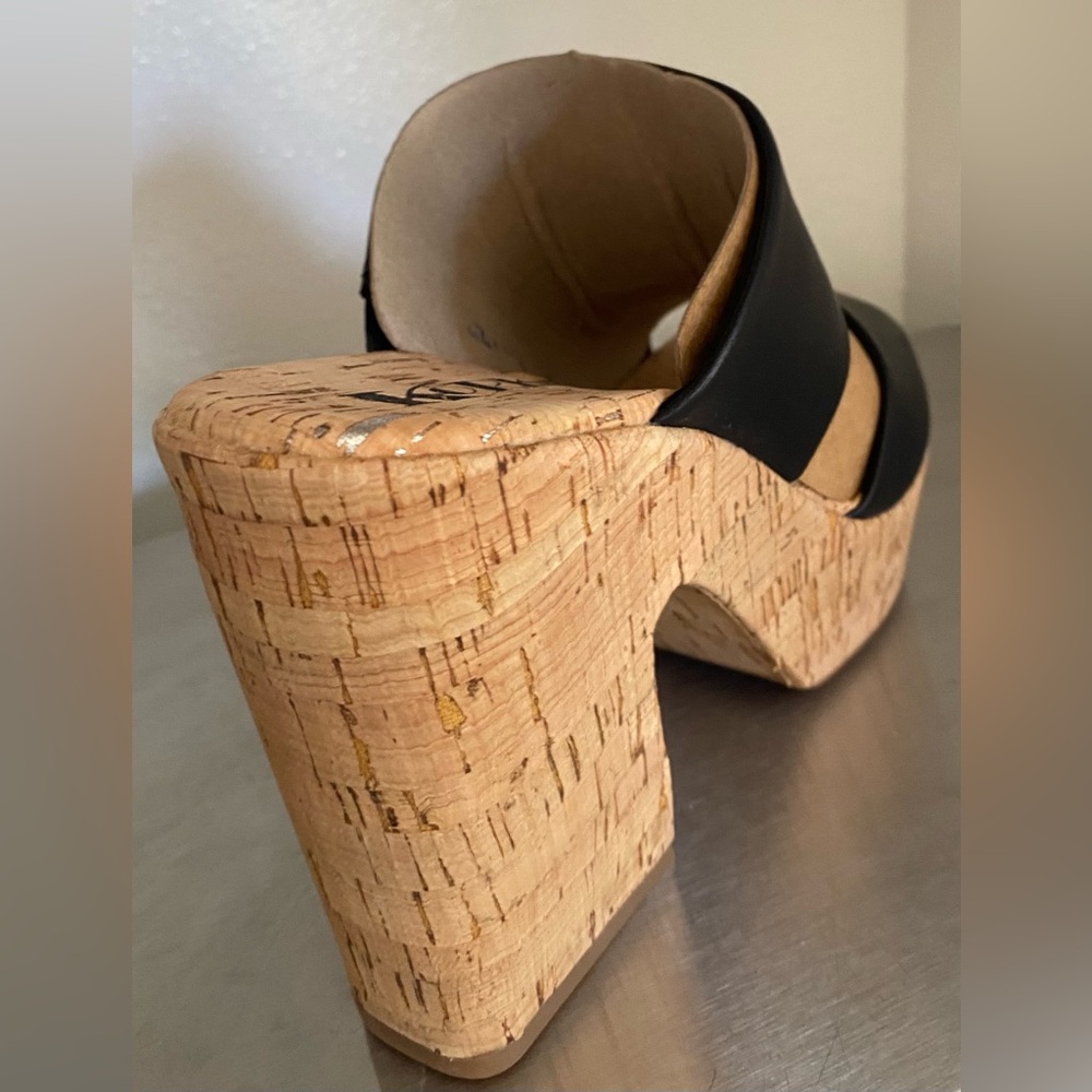 KORKS..WOMENS Black and Tan Cork Platform Sandals